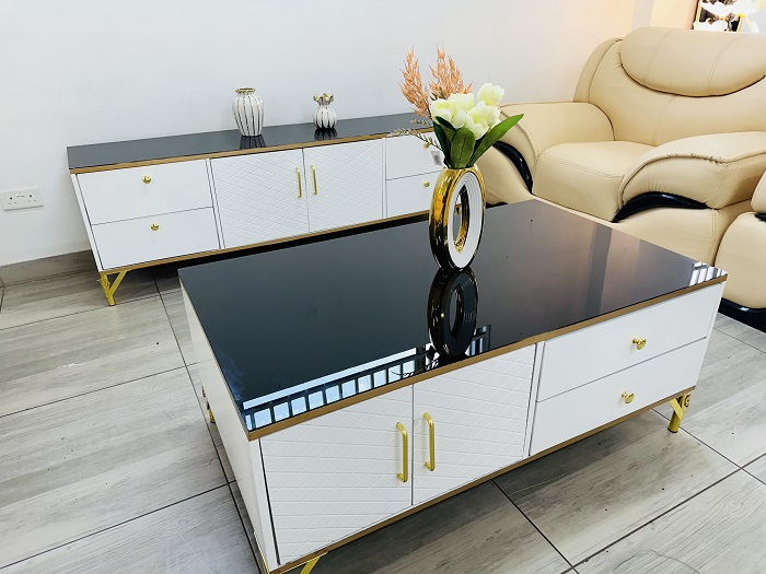Glass top center piece set